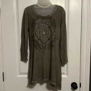 Women’s (L) L/S Top by Reba
